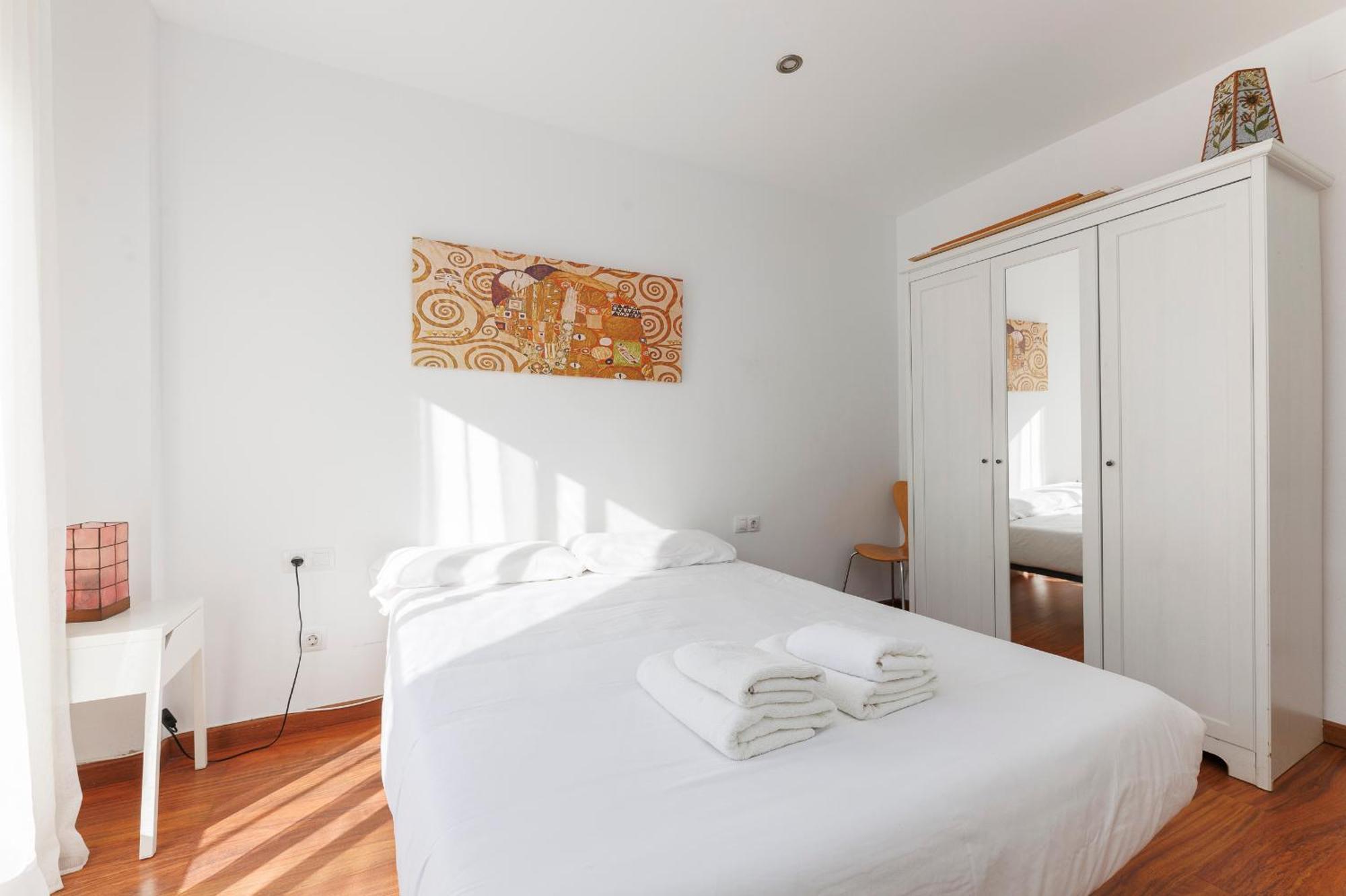 Aparteasy - Private Terrace, 3-Bedroom Apartment Barcelona Luaran gambar
