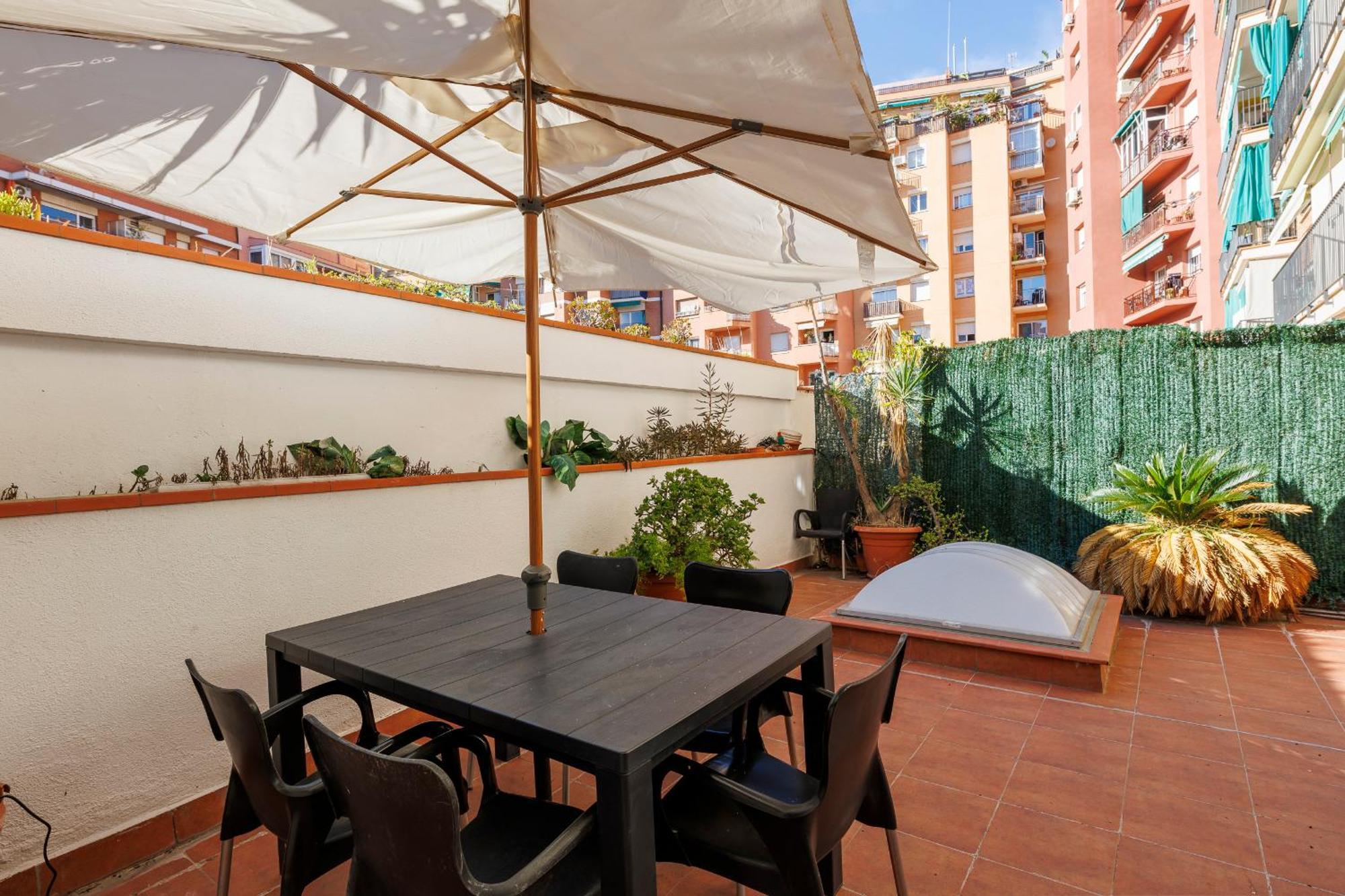 Aparteasy - Private Terrace, 3-Bedroom Apartment Barcelona Luaran gambar