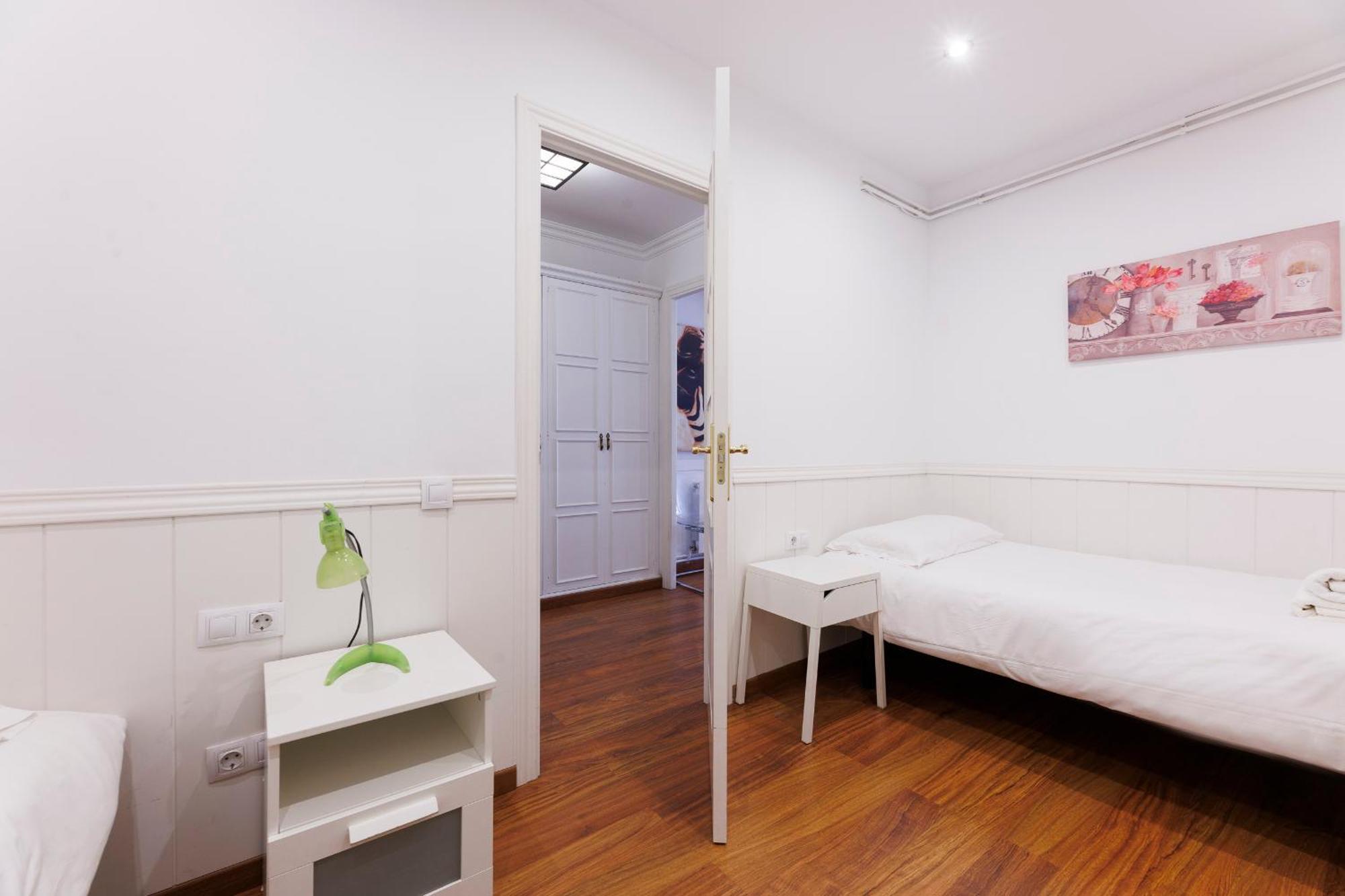 Aparteasy - Private Terrace, 3-Bedroom Apartment Barcelona Luaran gambar