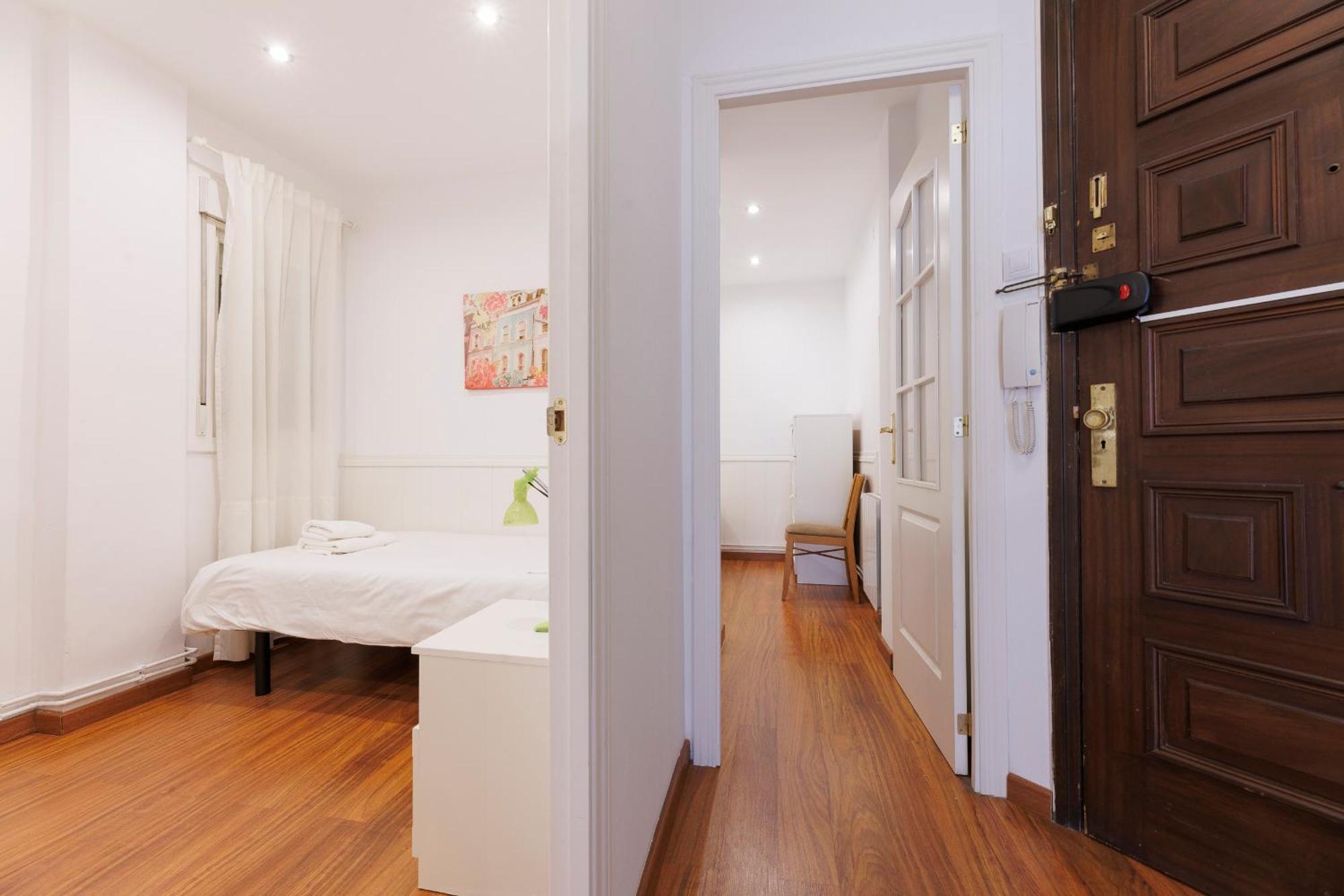 Aparteasy - Private Terrace, 3-Bedroom Apartment Barcelona Luaran gambar