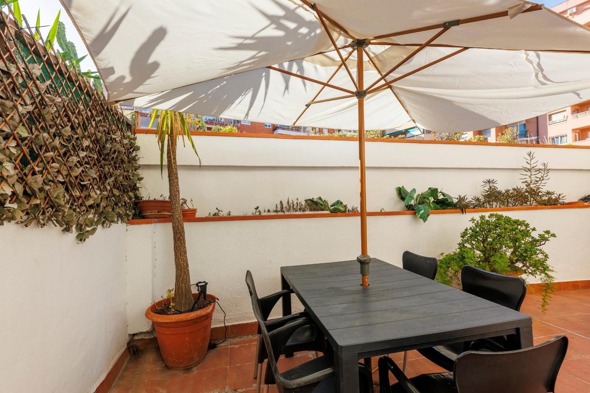 Aparteasy - Private Terrace, 3-Bedroom Apartment Barcelona Luaran gambar
